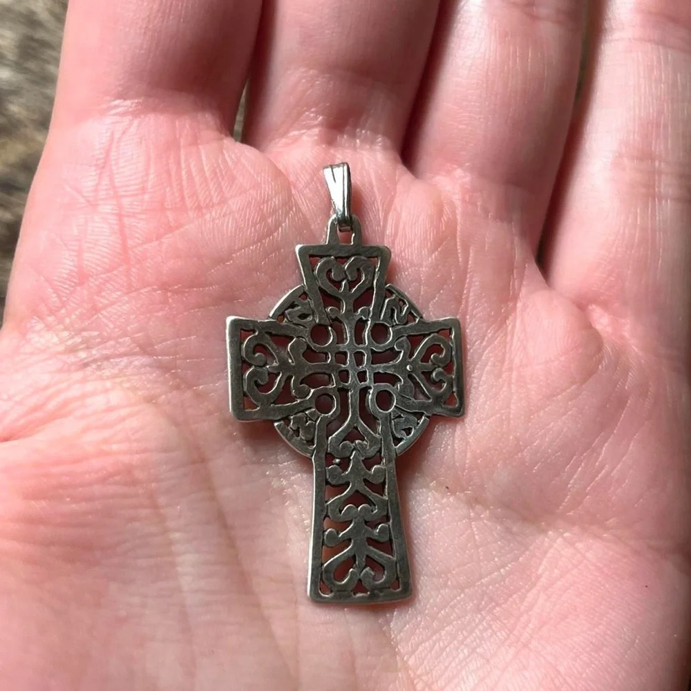 Sterling silver rustic open work Celtic cross pendant - Picture 2 of 3